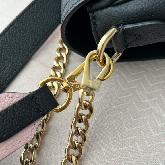 Louis Vuitton Lockme Tender - Picture 9 of 16